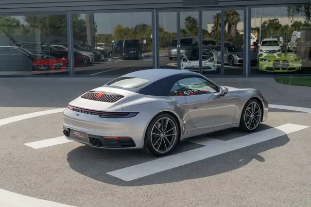 Porsche 992 view 11