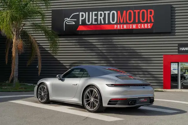 Porsche 992 view 7
