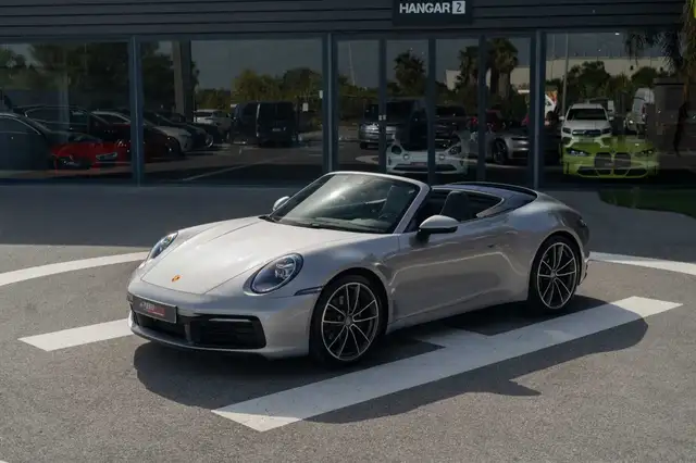 Porsche 992 view 4