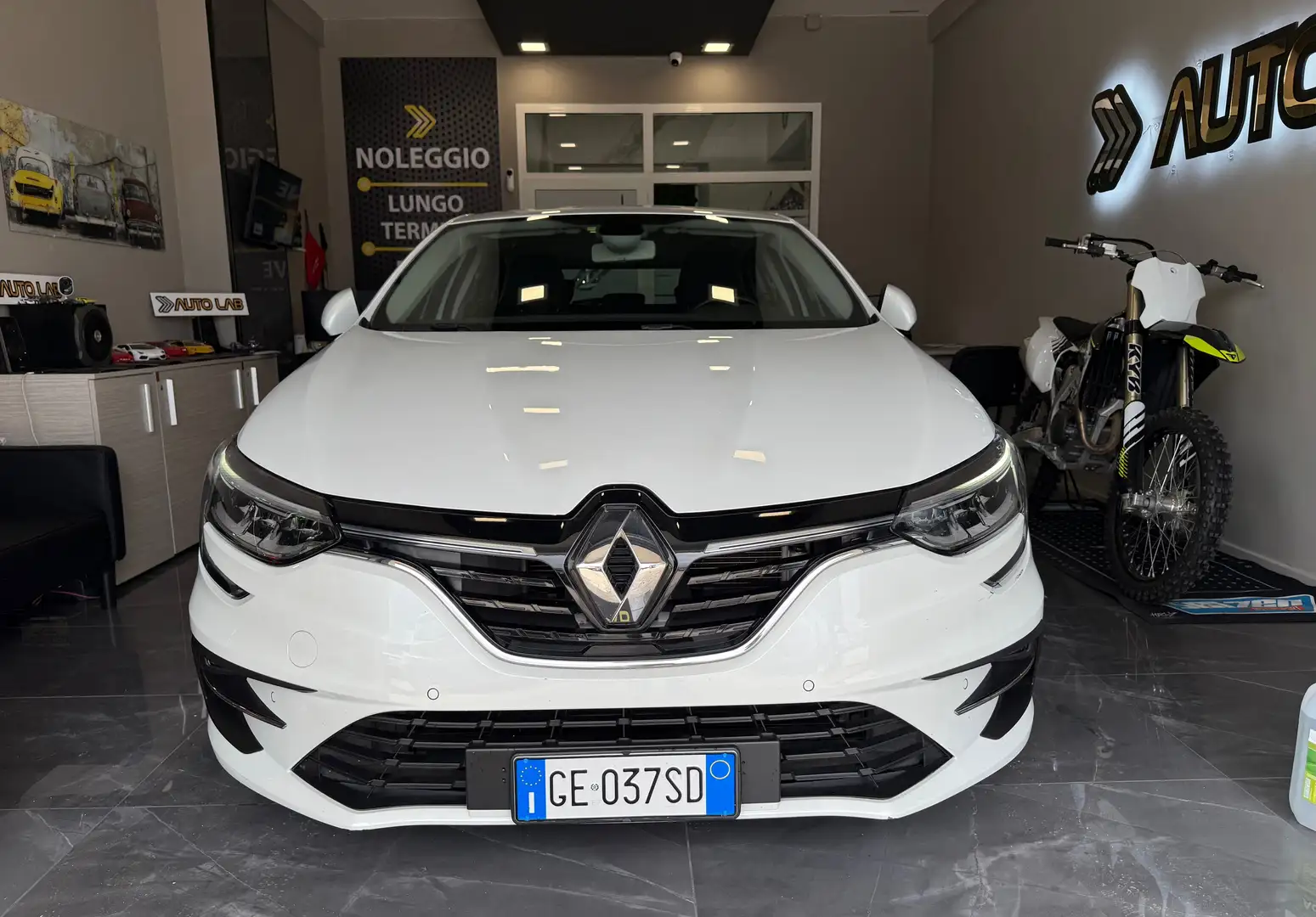 Renault Megane Megane 1.5 blue dci Business 115cv Blanc - 1