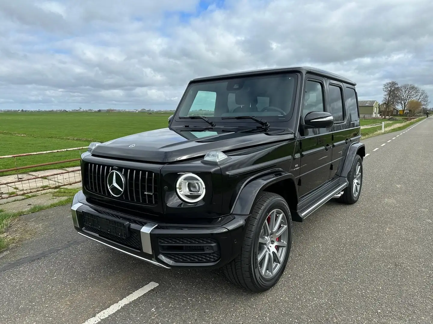 Mercedes-Benz G 63 AMG AMG Nieuw op Grijs kenteken BPM VRIJ 2024 Zwart - 1
