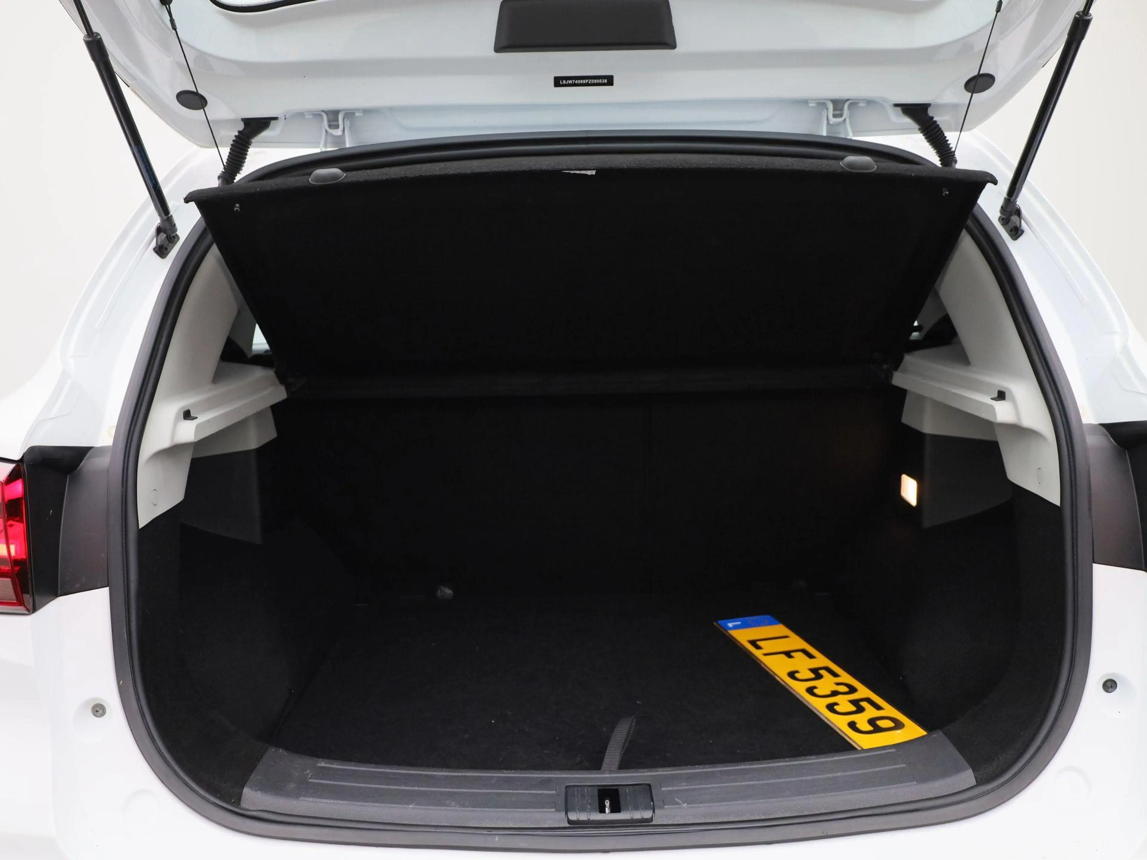 MG ZS Long Range 72 kWh Comfort | WORDT VERWACHT | — photo 14