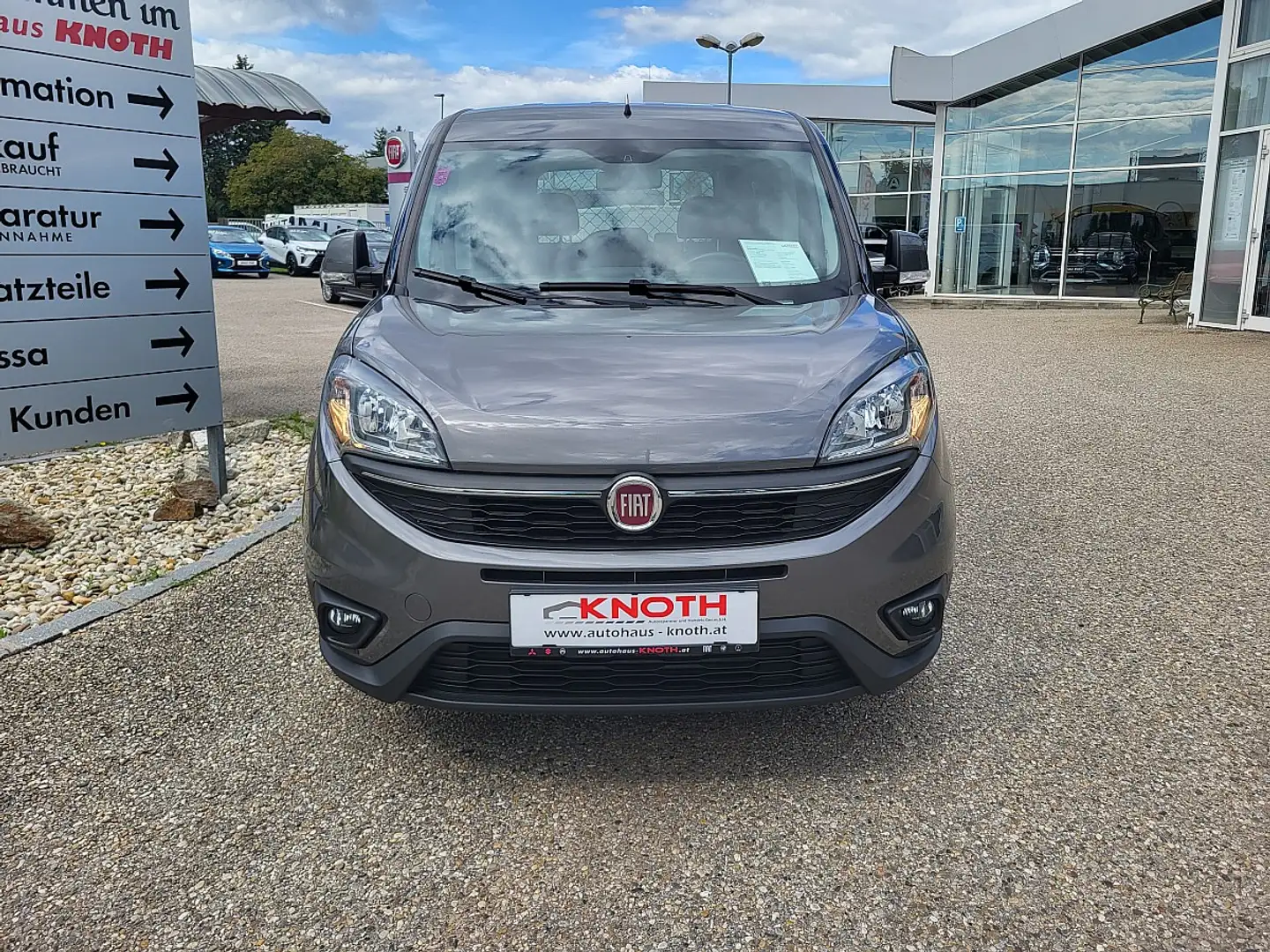 Fiat Doblo SX 1,6 MultiJet Start&Stop 105 ECO XL Grau - 2