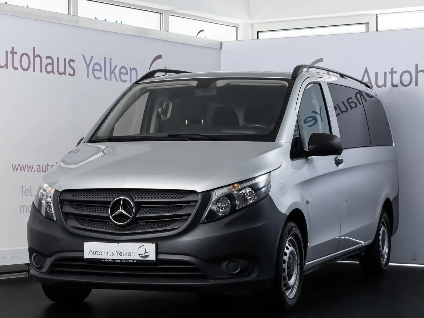 Mercedes-Benz Vito Tourer 114 CDI Pro lang *KLIMA*AHK*8-SITZER Silber - 1