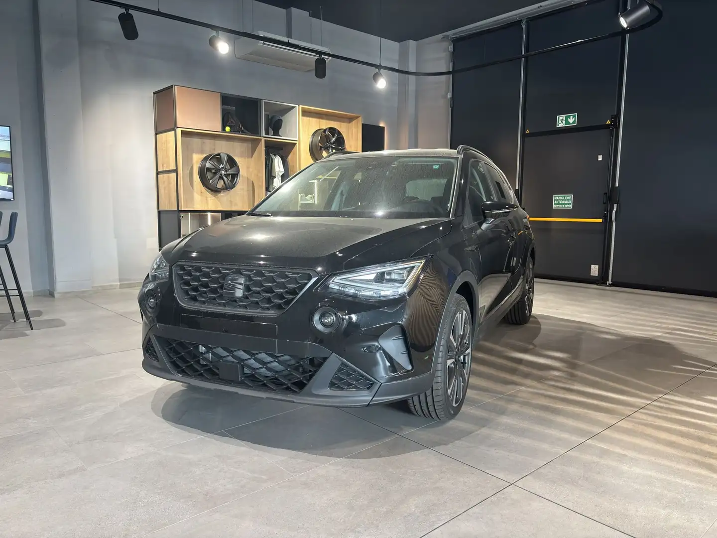SEAT Arona Arona 1.0 EcoTSI Black Edition Nuova Nero - 1