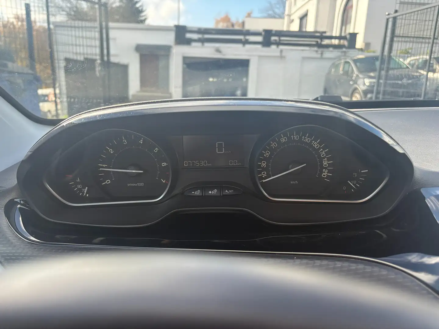 Peugeot 2008 1.2i Active - EU6 - GARANTIE 1AN - Grijs - 2