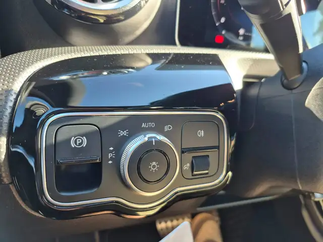 Mercedes-Benz A-Class view 18