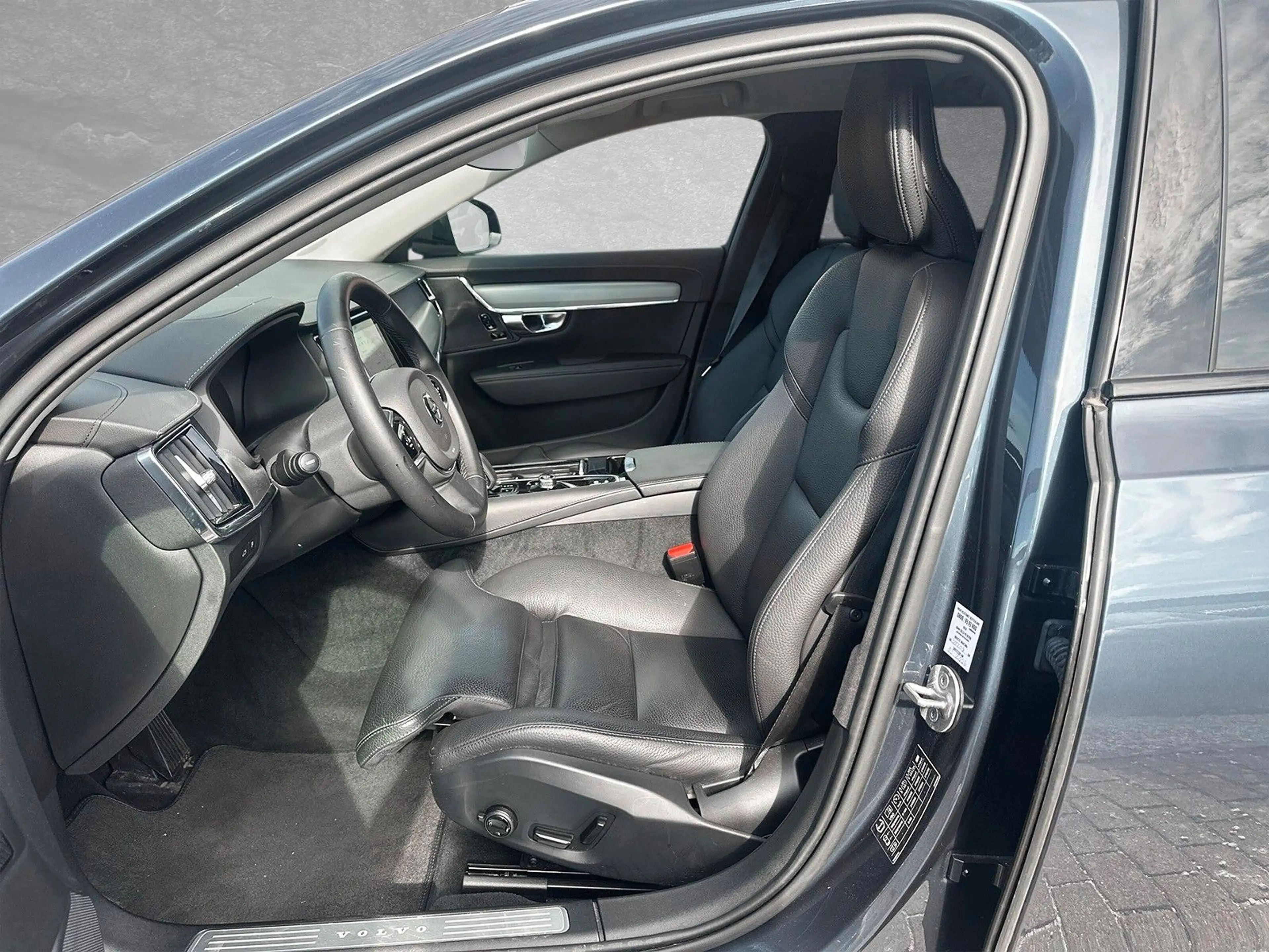 Volvo V90 T8 AWD Plus Dark Automatik ACC BLIS — photo 3