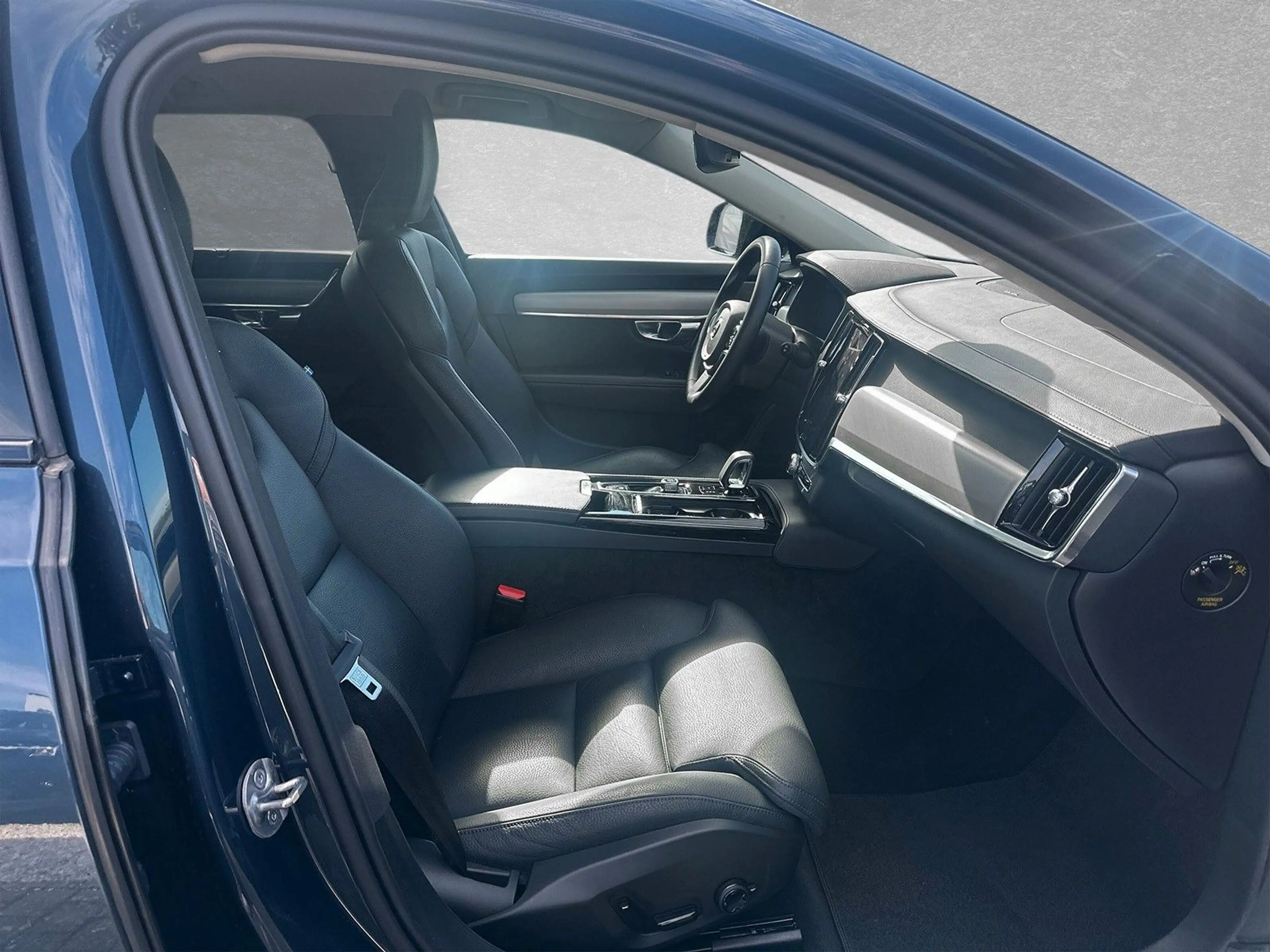 Volvo V90 T8 AWD Plus Dark Automatik ACC BLIS — photo 4