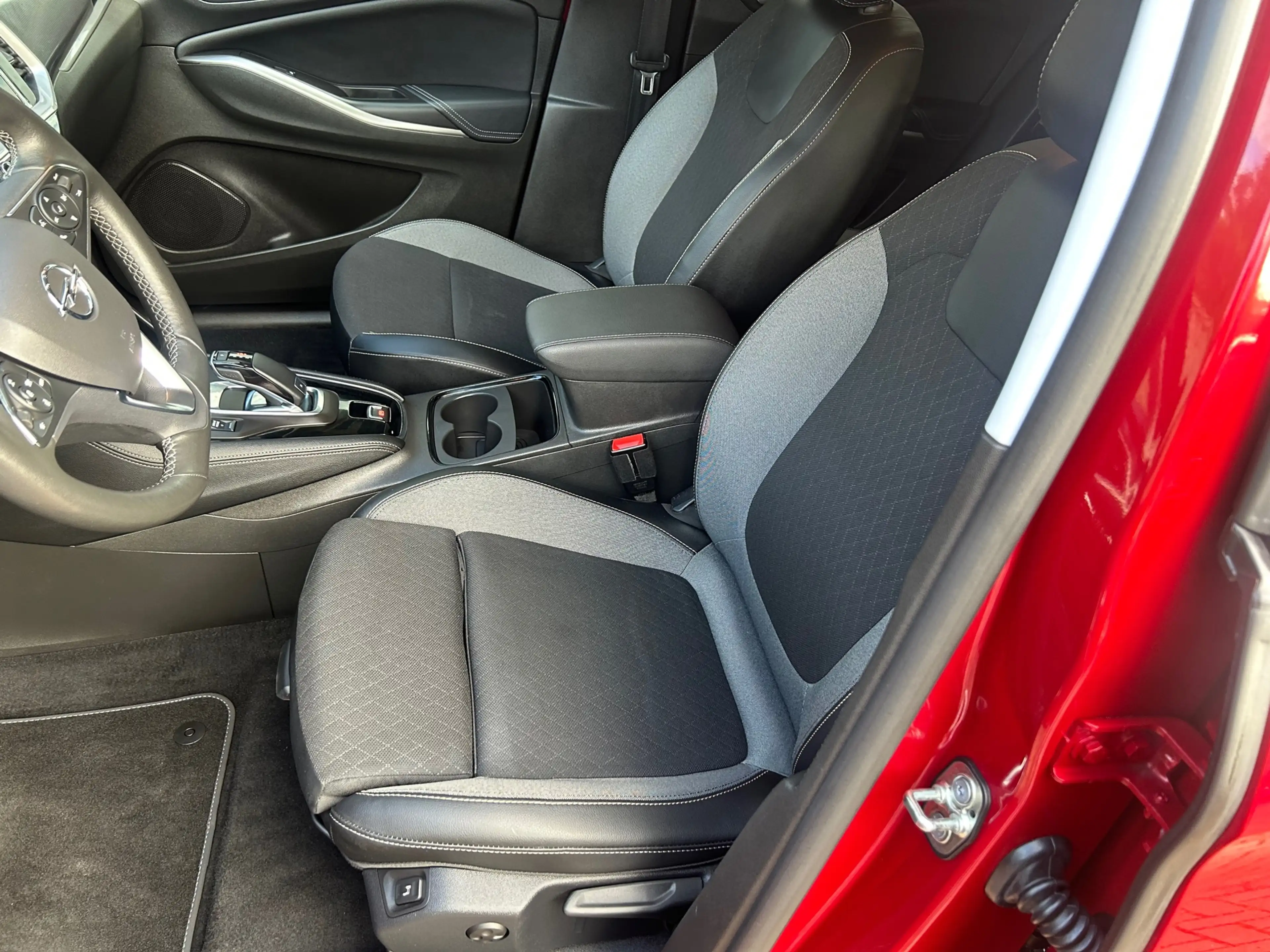 Opel Grandland 1.2T Business Elegance AUTOMAAT, AFN. TREKHAAK — photo 7
