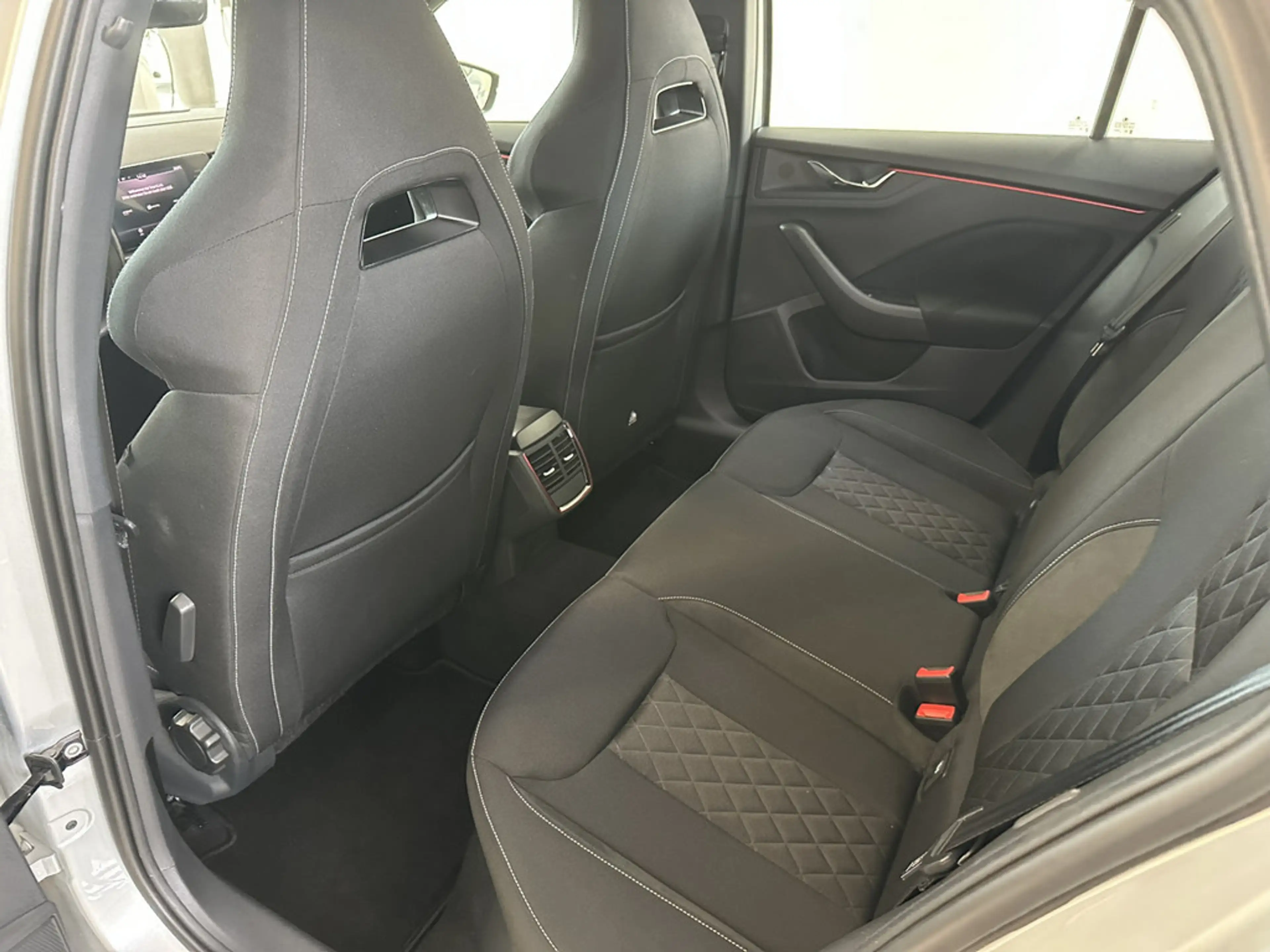 Skoda Scala 1.6 TDI Ambition KLIMA PDC SHZ LED — photo 15
