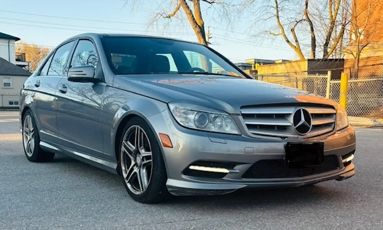 Mercedes-Benz C-Class снимка Mercedes-Benz C-Class
