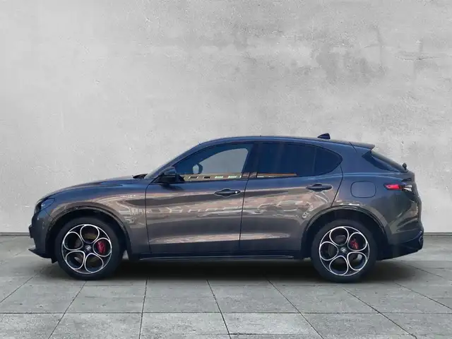 Alfa Romeo Stelvio view 2