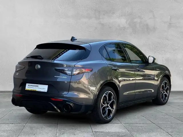 Alfa Romeo Stelvio view 5