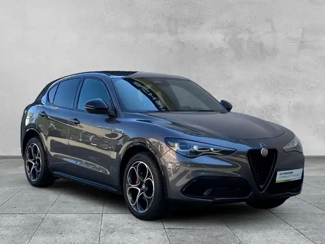 Alfa Romeo Stelvio view 7