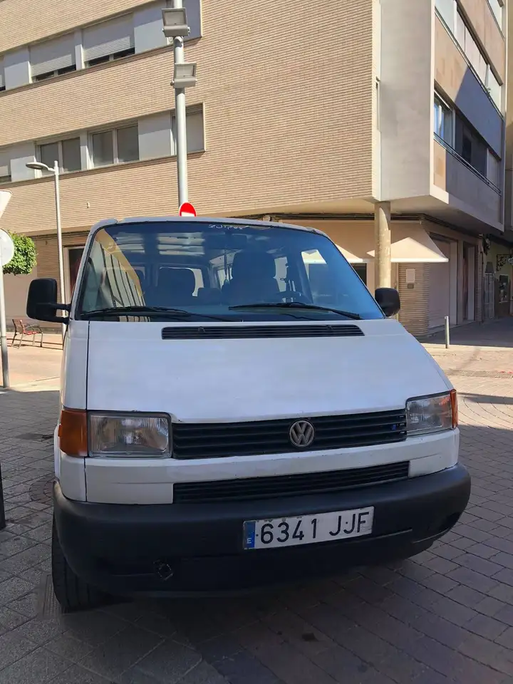 Volkswagen Transporter 2.5 TDi, foto 1