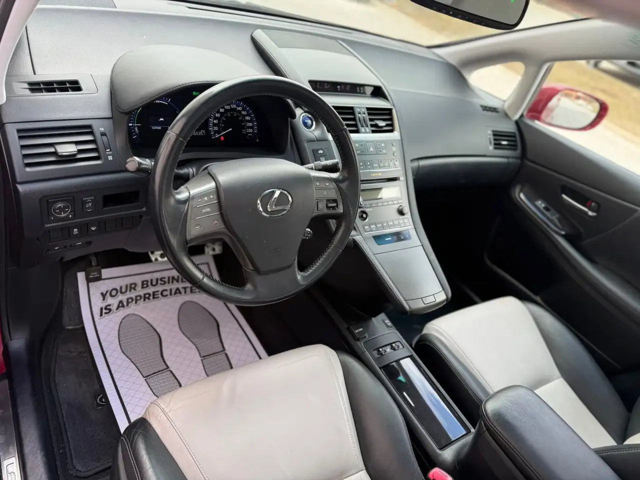 Lexus HS снимка Lexus HS