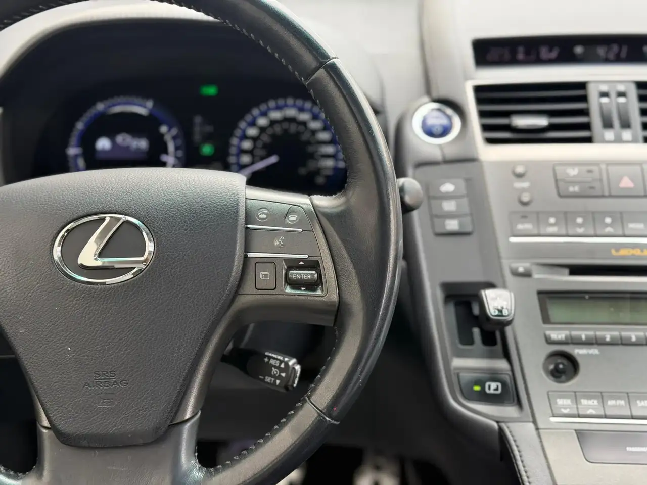 Lexus HS снимка Lexus HS