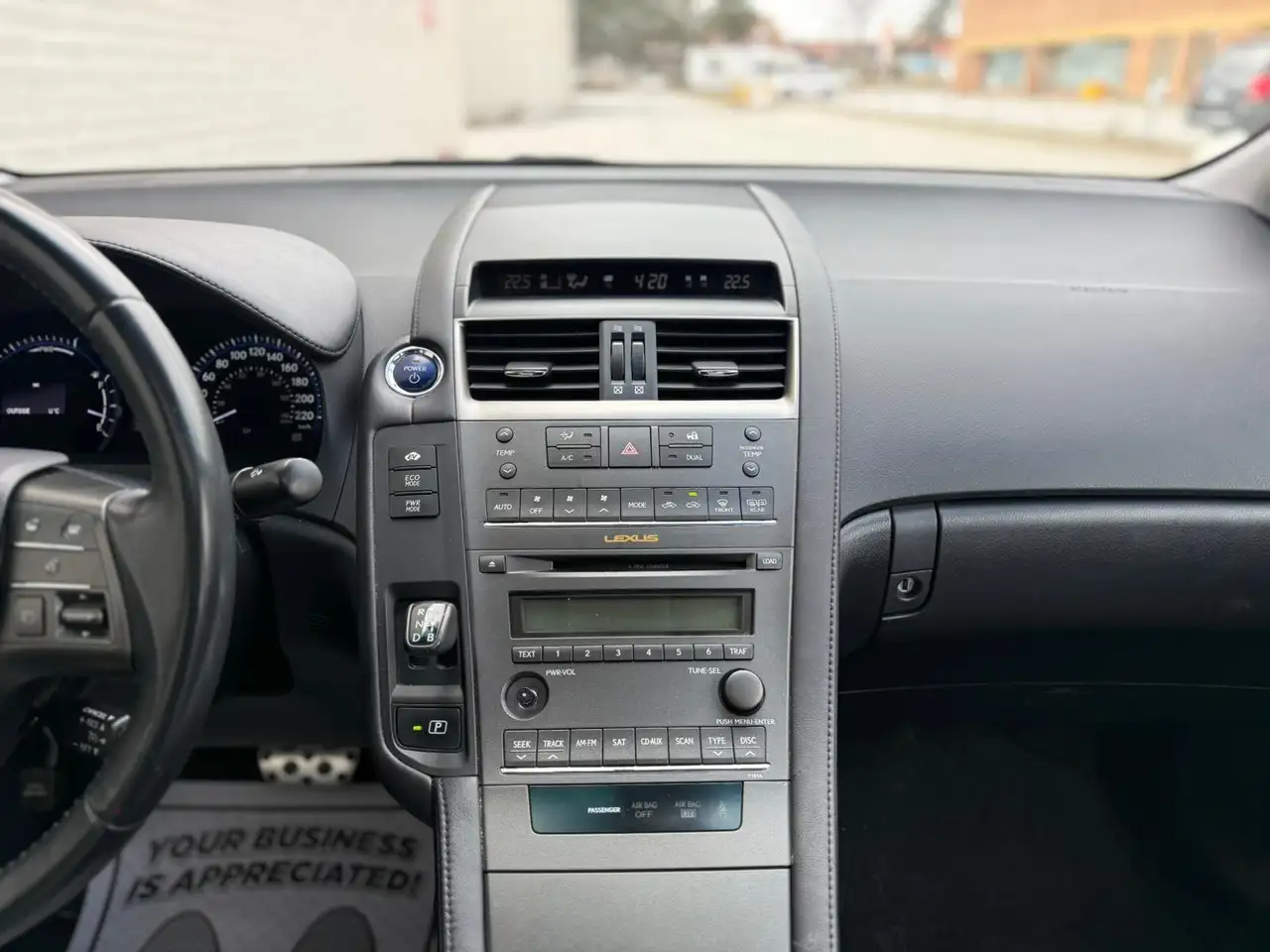 Lexus HS снимка Lexus HS