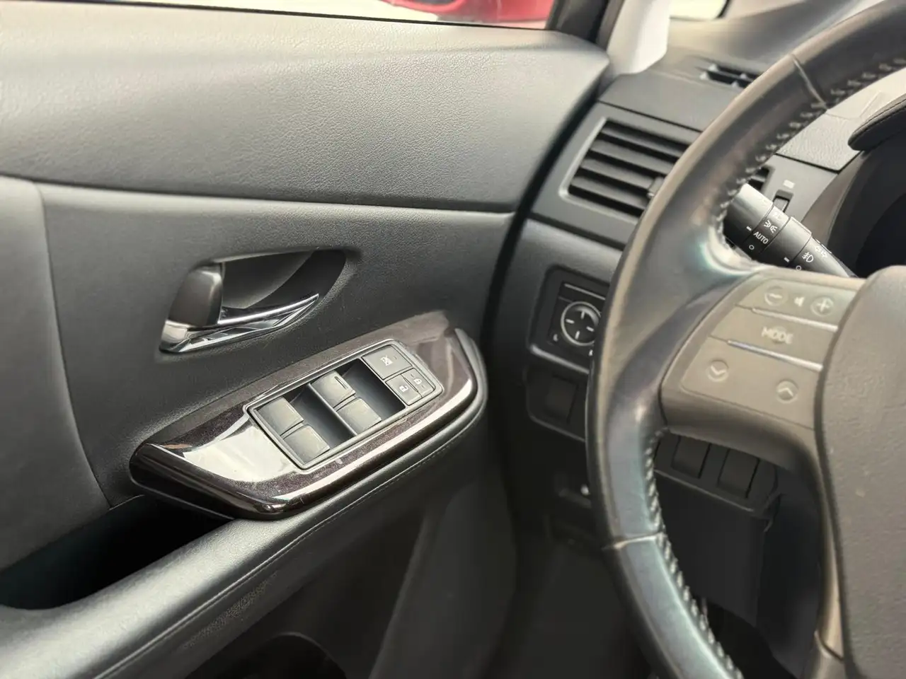 Lexus HS снимка Lexus HS