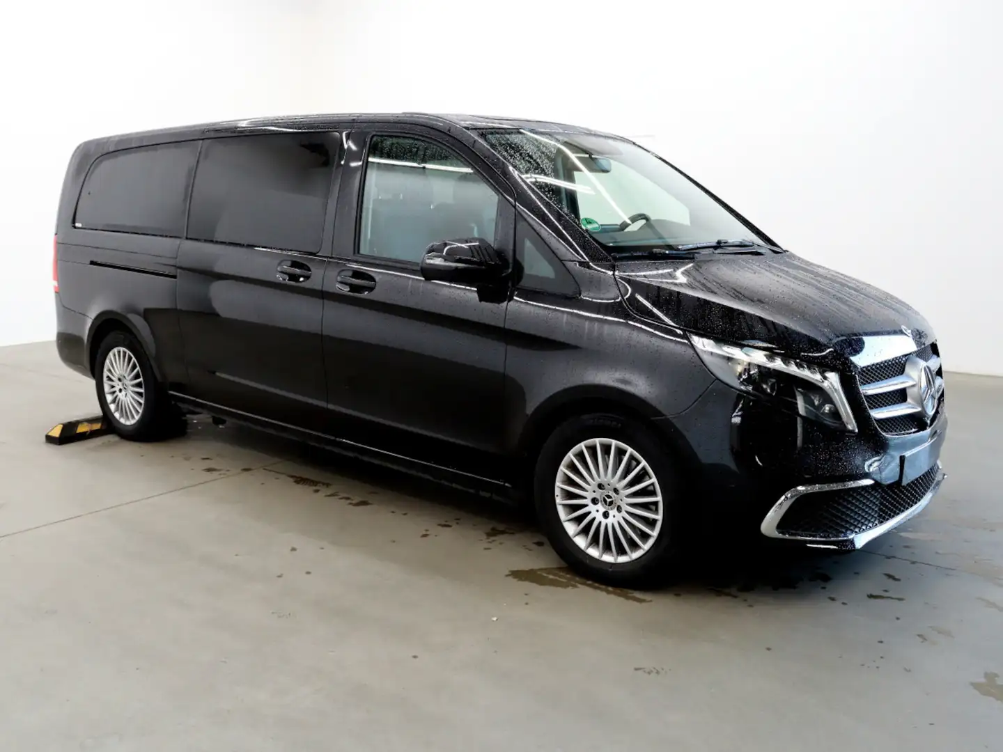Mercedes-Benz V 300 Avantgarde Extralang,2xSchiebetür el.,AHK Schwarz - 2