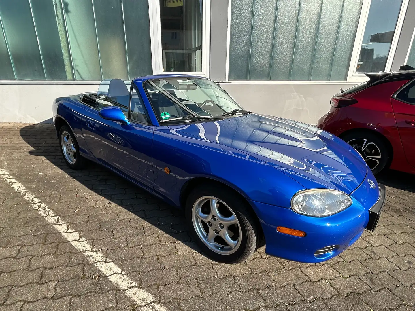 Mazda MX-5 1.6i 16V Blau - 2