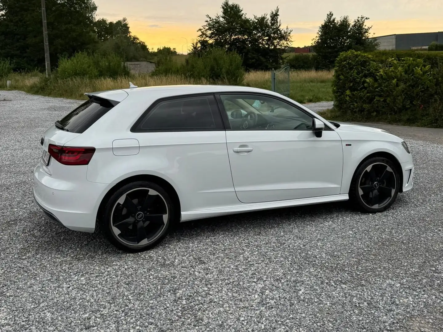 Audi A3 A3 1.6 TDi Ambition S line Wit - 1