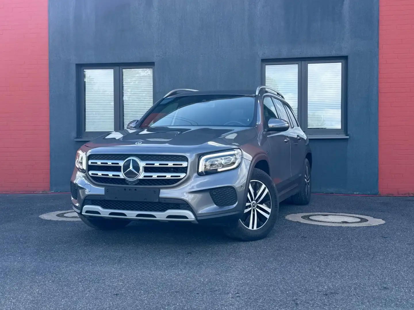 Mercedes-Benz GLB 200 Automatik | LED | Navi | Kamera | Style Gris - 2
