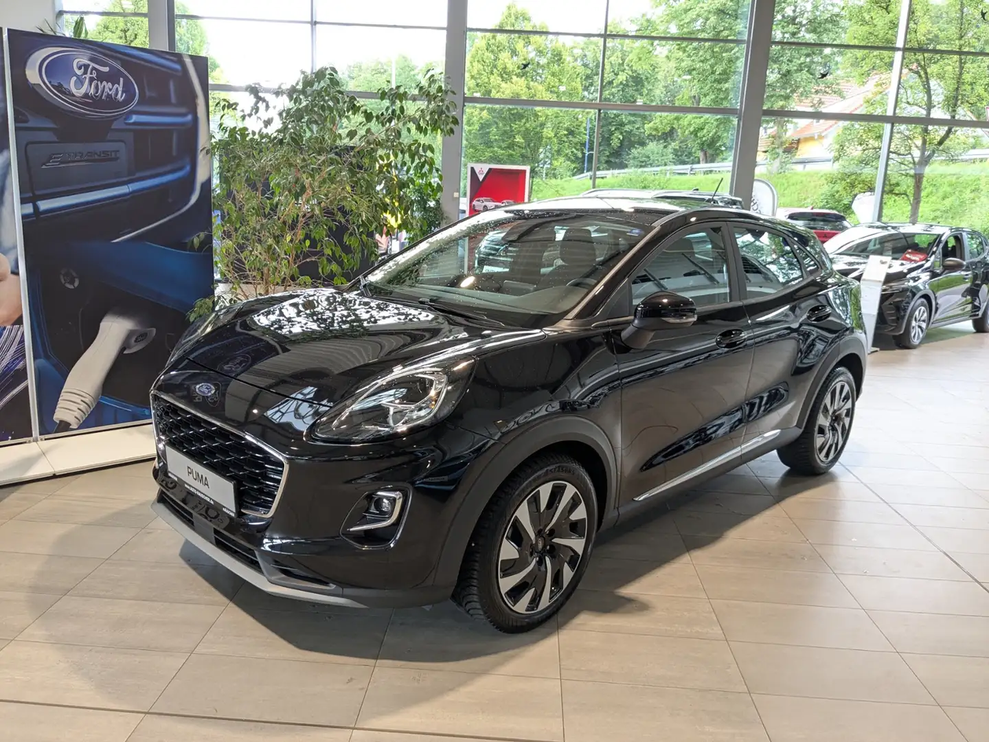 Ford Puma 1.0l MHEV 92 kW Titanium Schwarz - 2