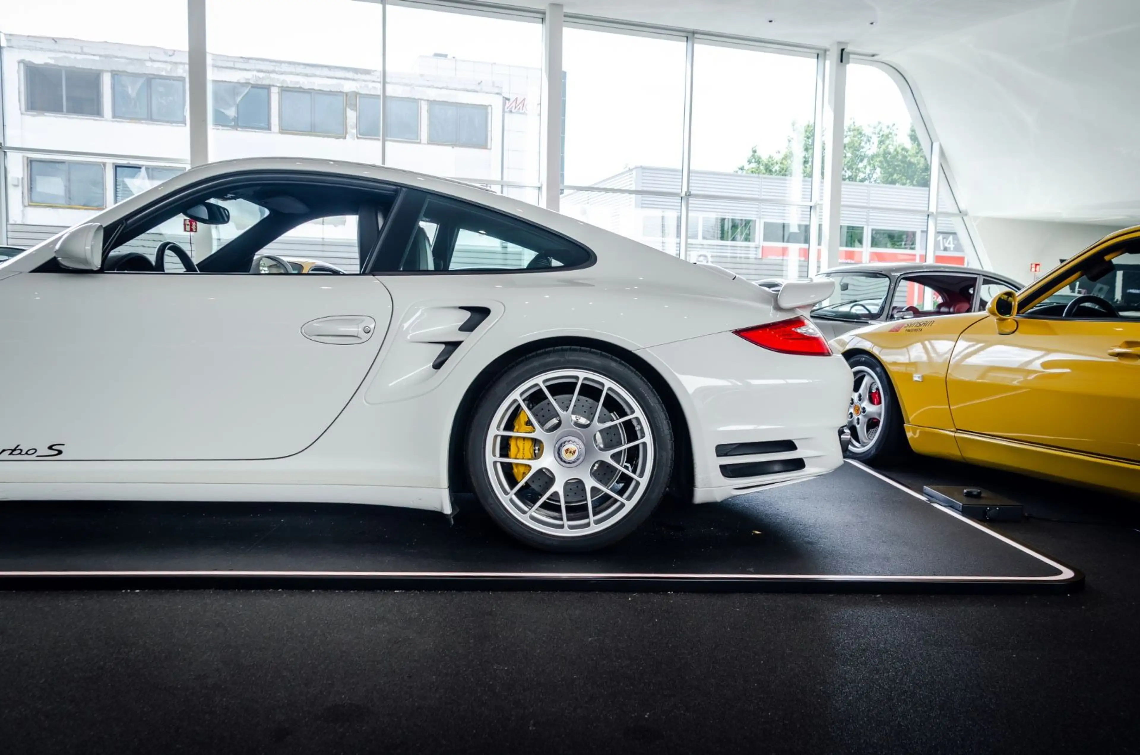 Porsche 997 .2 Turbo S Coupe *Scheckheft*Wartung neu* — photo 7