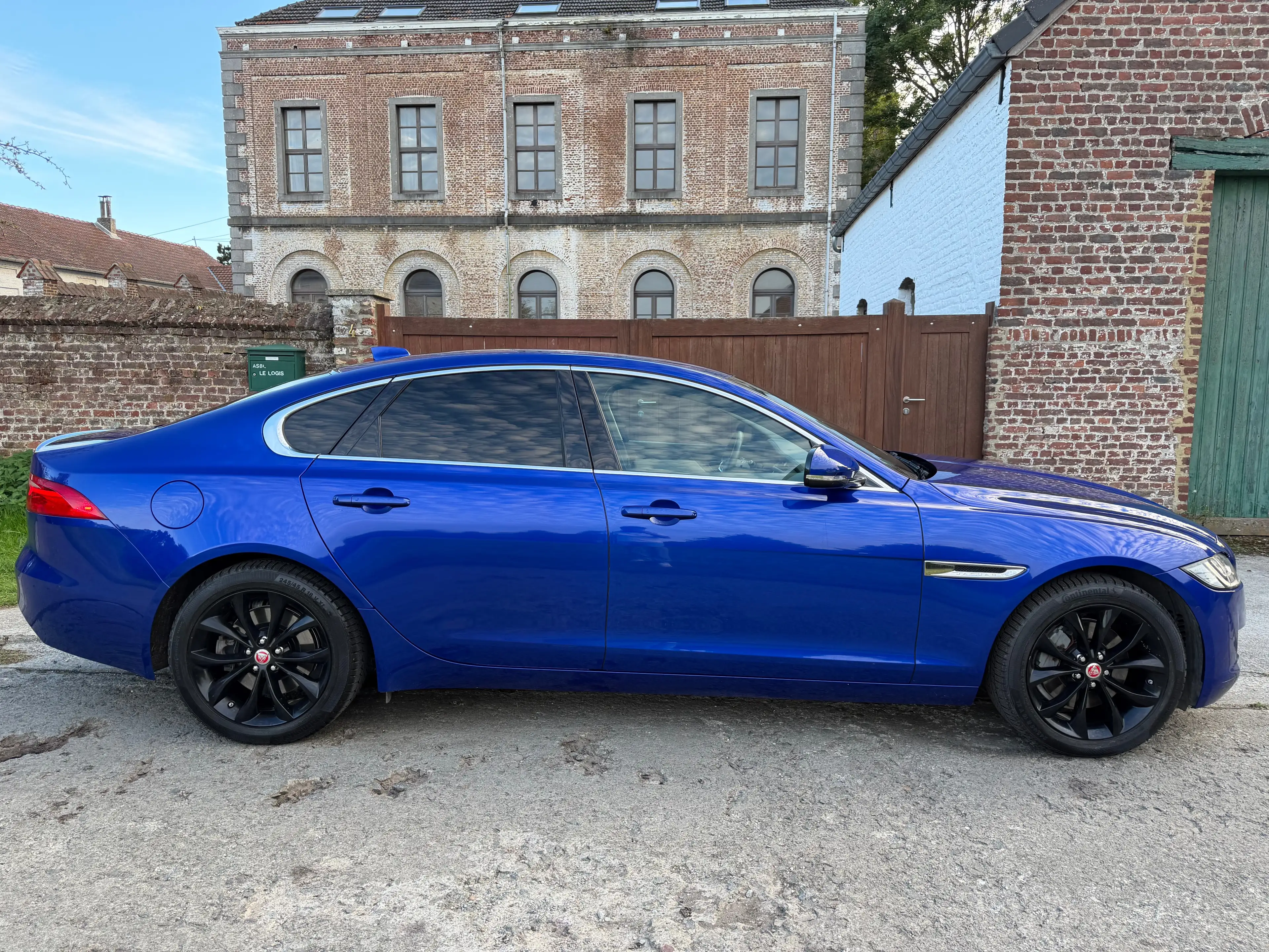 Jaguar XF 2.0 D Business Edition Prestige — photo 2