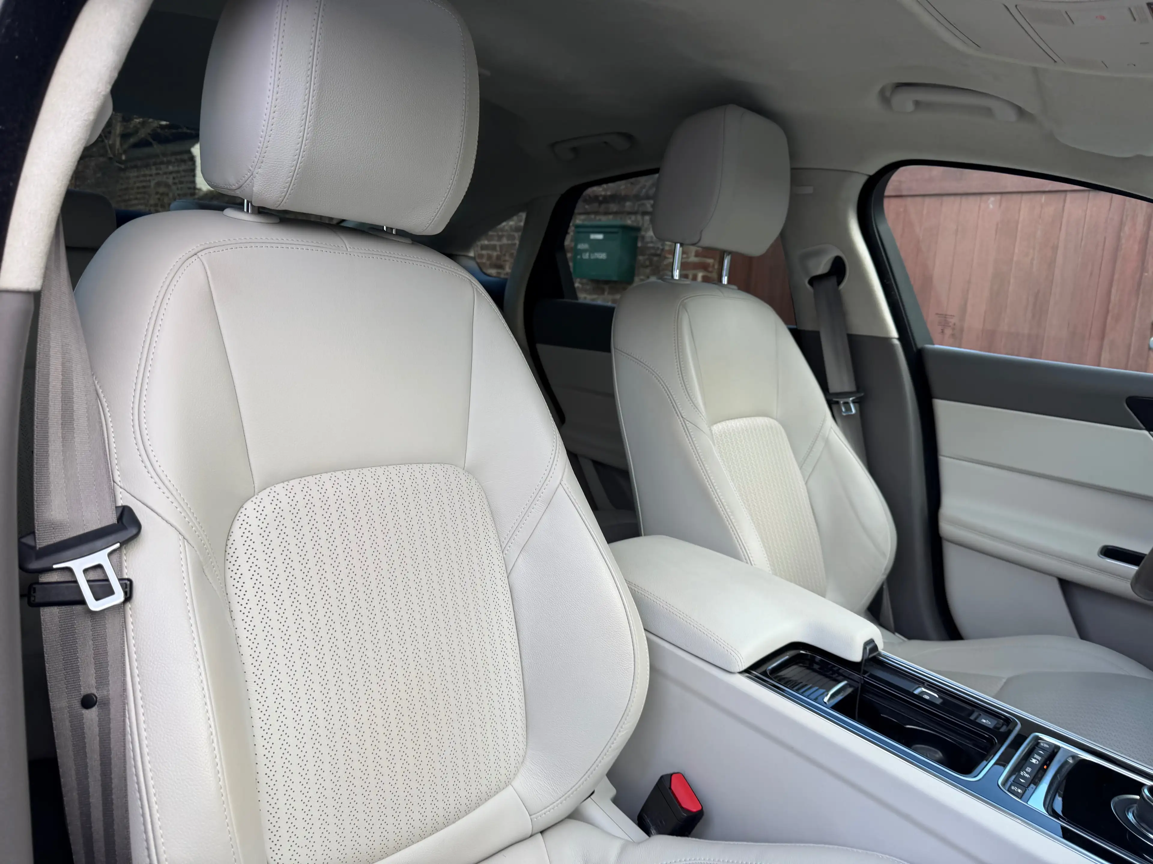 Jaguar XF 2.0 D Business Edition Prestige — photo 10