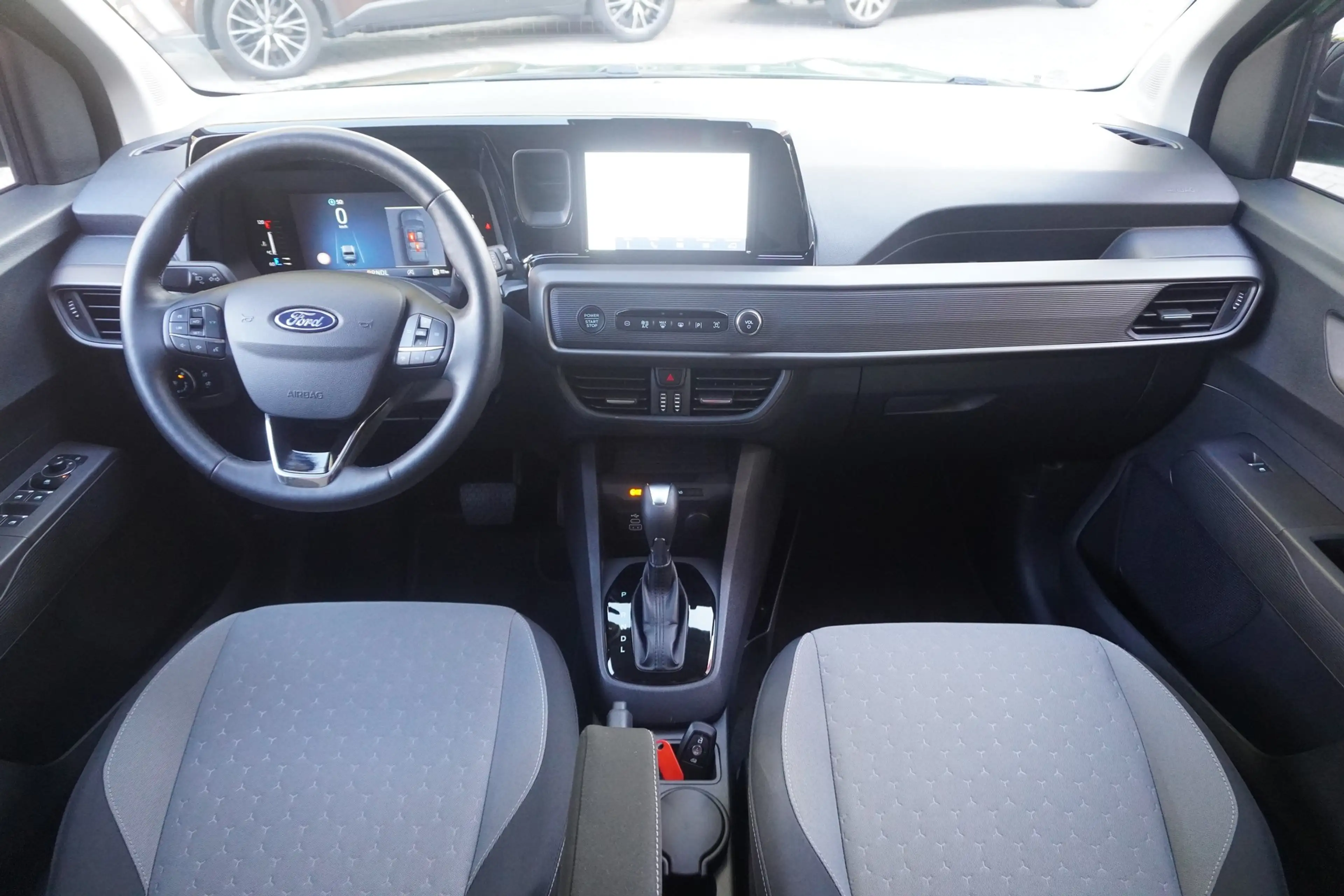 Ford Tourneo Courier 1.0 EcoBoost Titanium Aut. AHK — photo 14