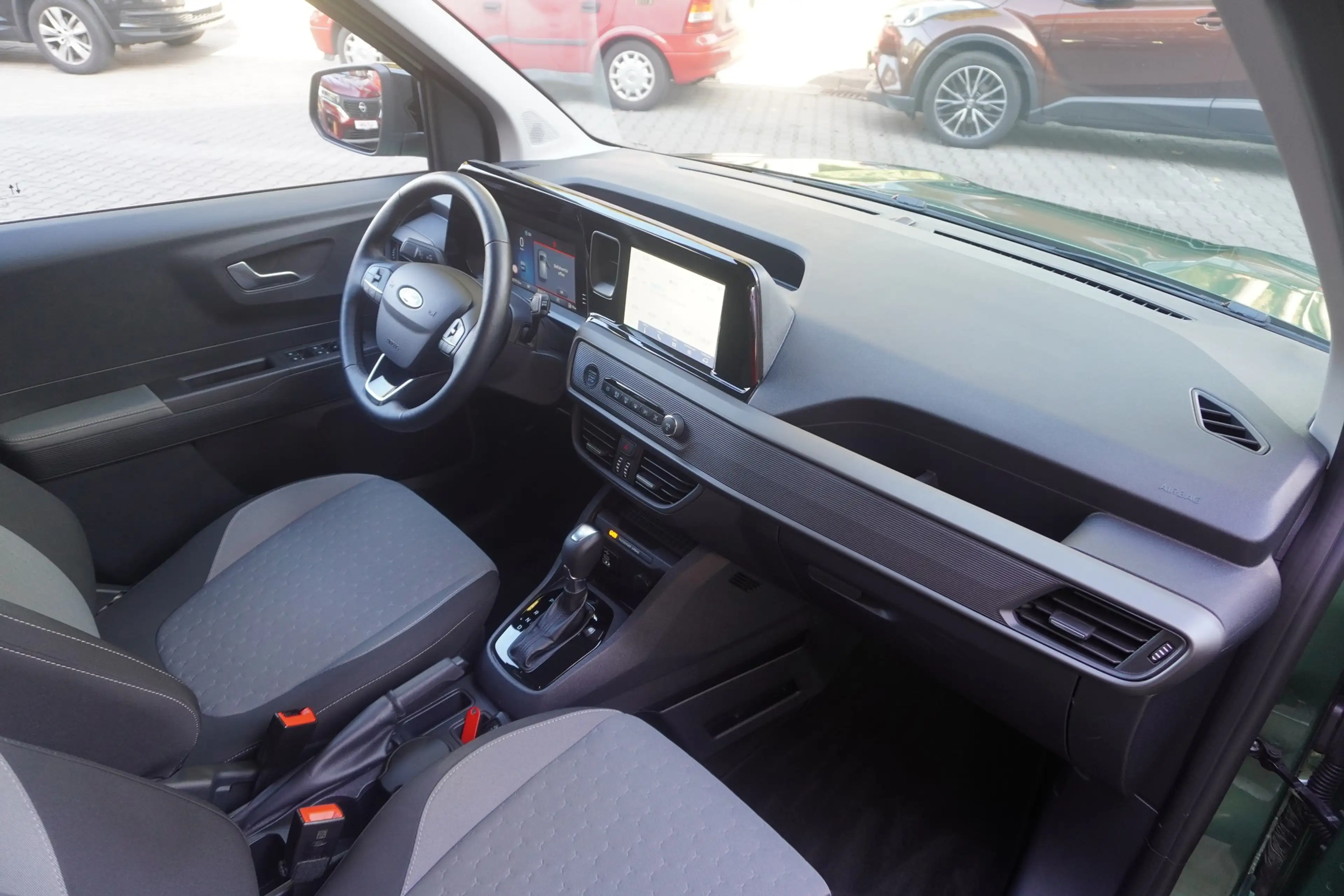 Ford Tourneo Courier 1.0 EcoBoost Titanium Aut. AHK — photo 13