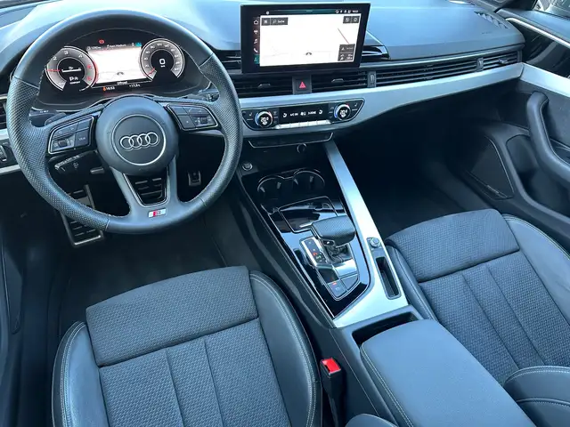 Audi A4 view 14