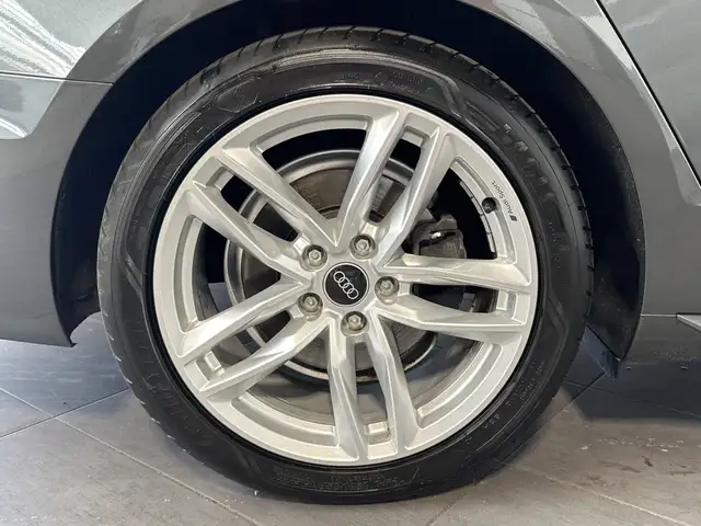 Audi A4 view 3
