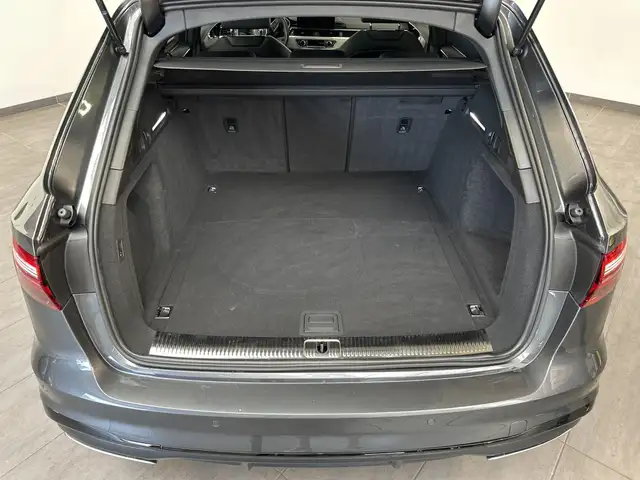 Audi A4 view 6