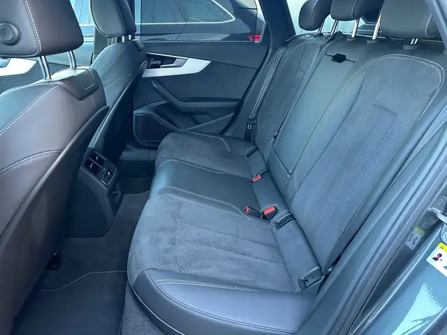 Audi A4 view 13