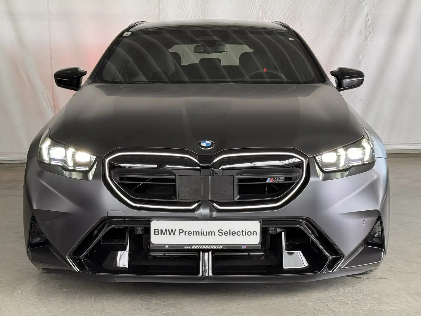 BMW M5 Touring G99 XB1 Grau - 2