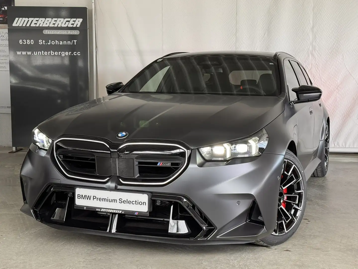 BMW M5 Touring G99 XB1 Grau - 1