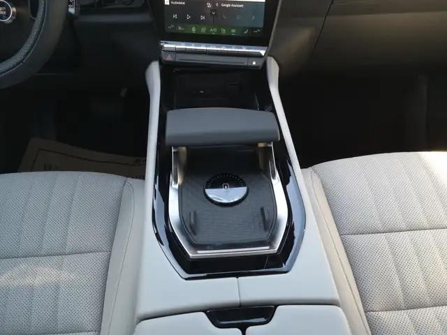 Renault Espace Full Hybrid E-Tech 200 7-Sitzer Ansicht 9