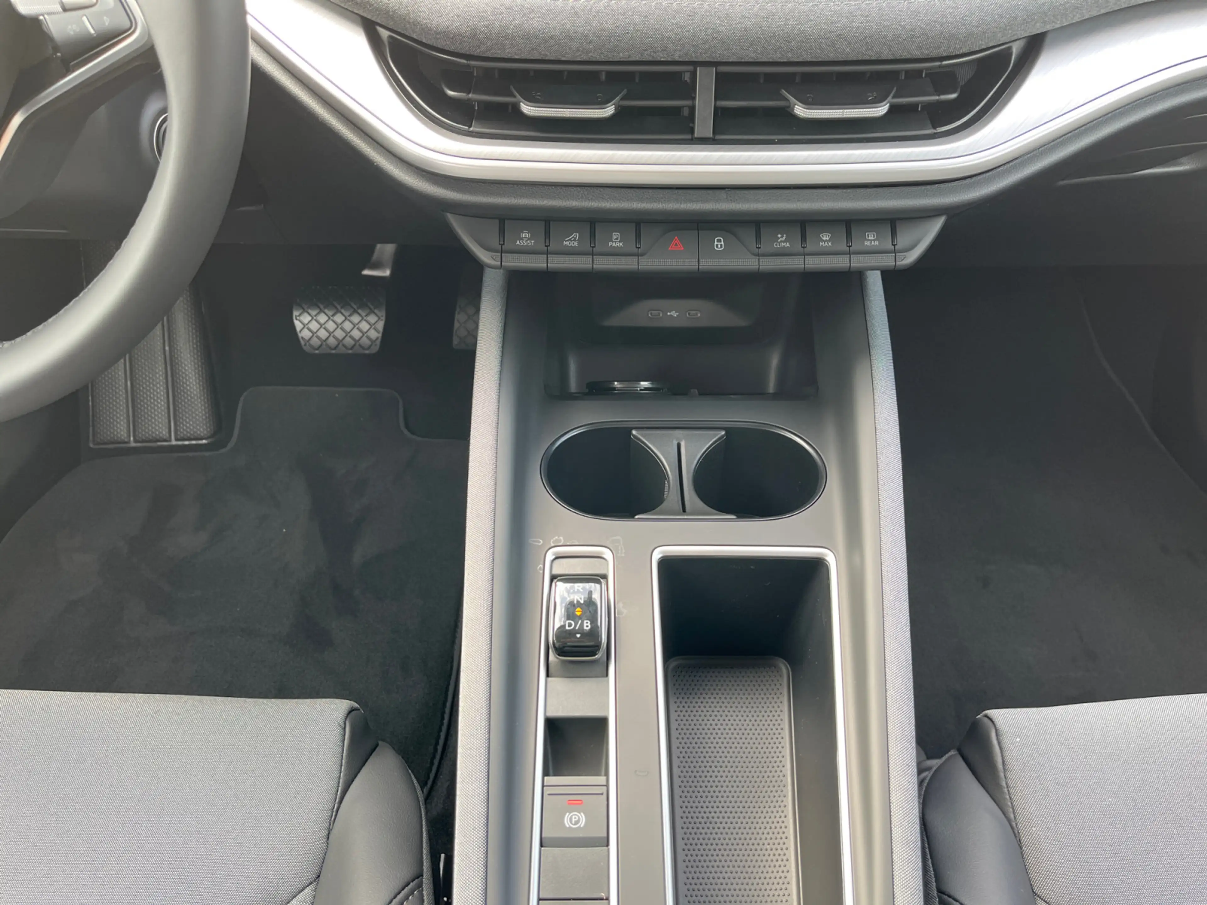 Skoda Enyaq Selection 85 PLUS Navi AHK Matrix el.Sitz — photo 8