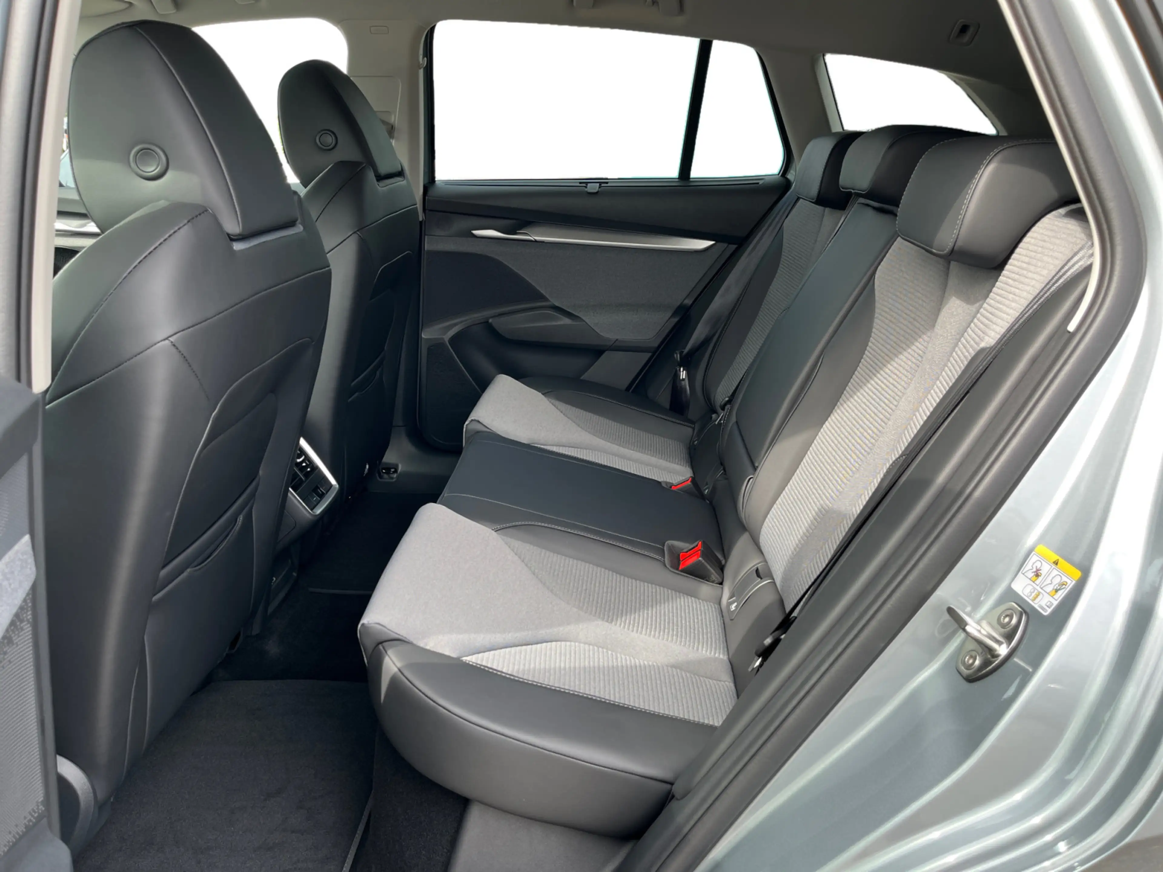 Skoda Enyaq Selection 85 PLUS Navi AHK Matrix el.Sitz — photo 11
