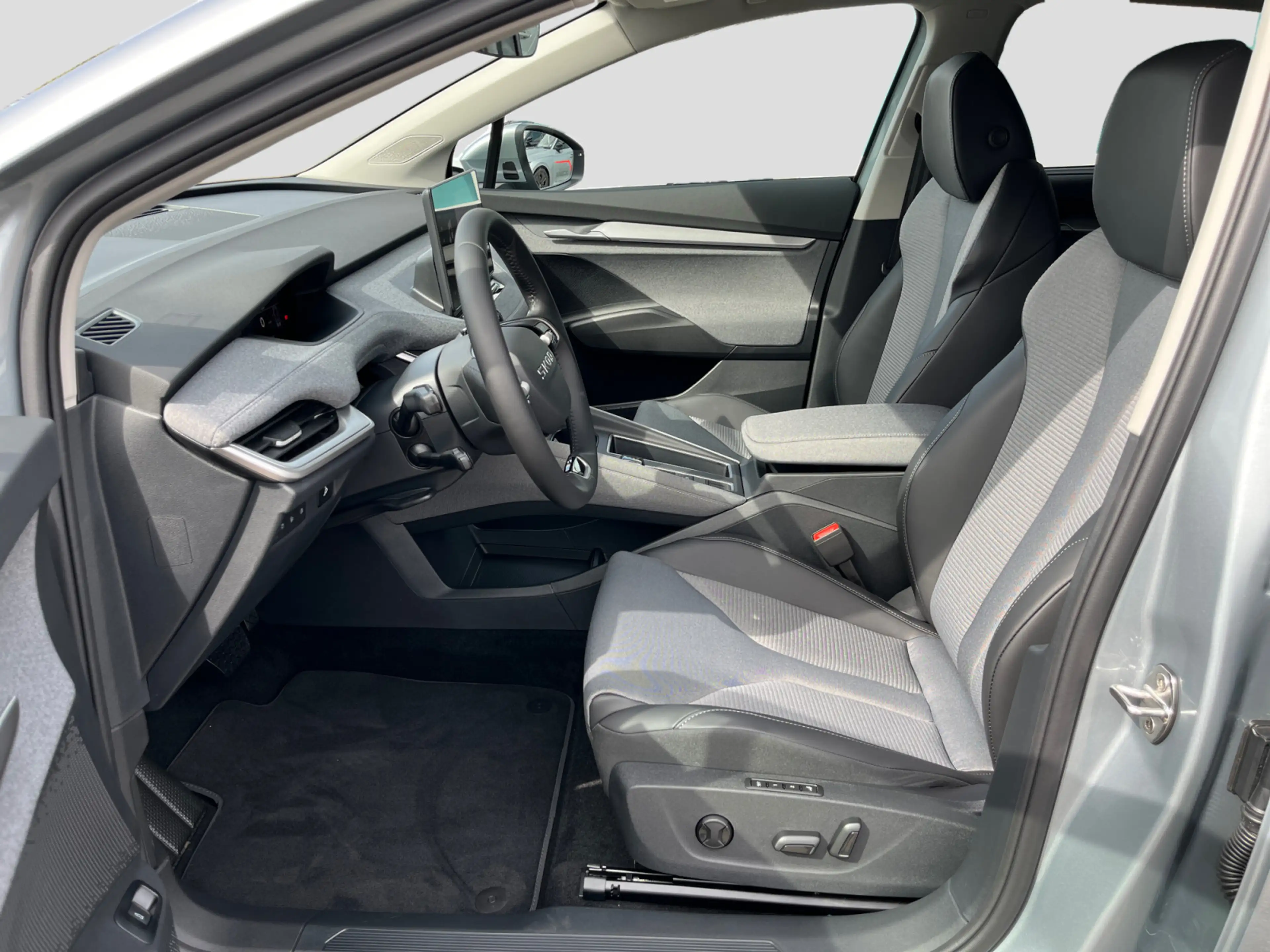 Skoda Enyaq Selection 85 PLUS Navi AHK Matrix el.Sitz — photo 10