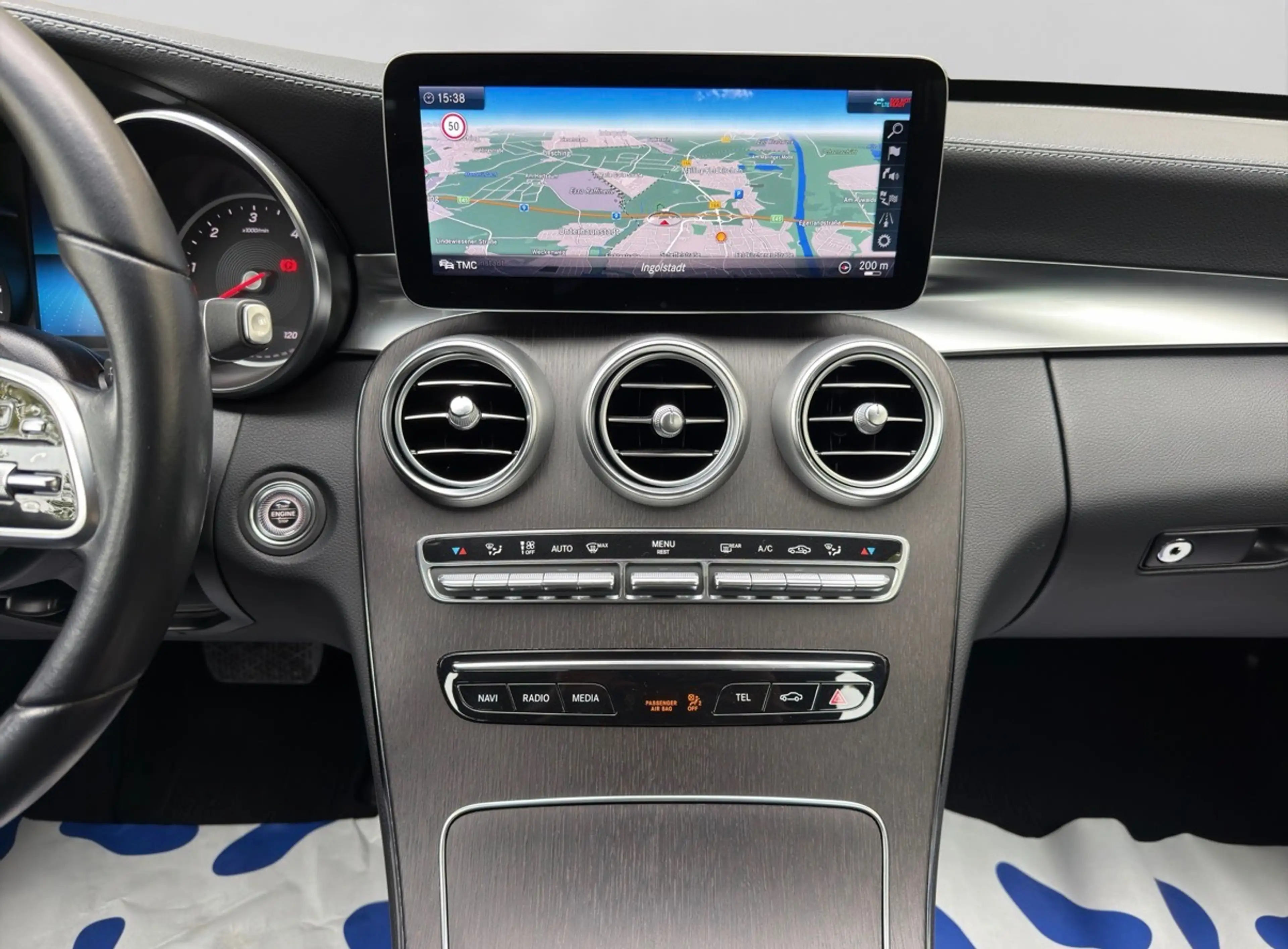 Mercedes-Benz C 220 C 220 d AMG schwenk. AHK Rückkamera Navi — photo 15