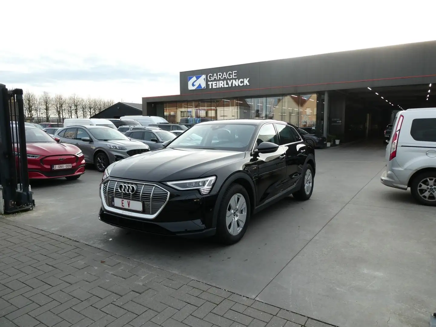 Audi e-tron 50 313pk Quattro Business Luxe Camera '23 (18557) Zwart - 2
