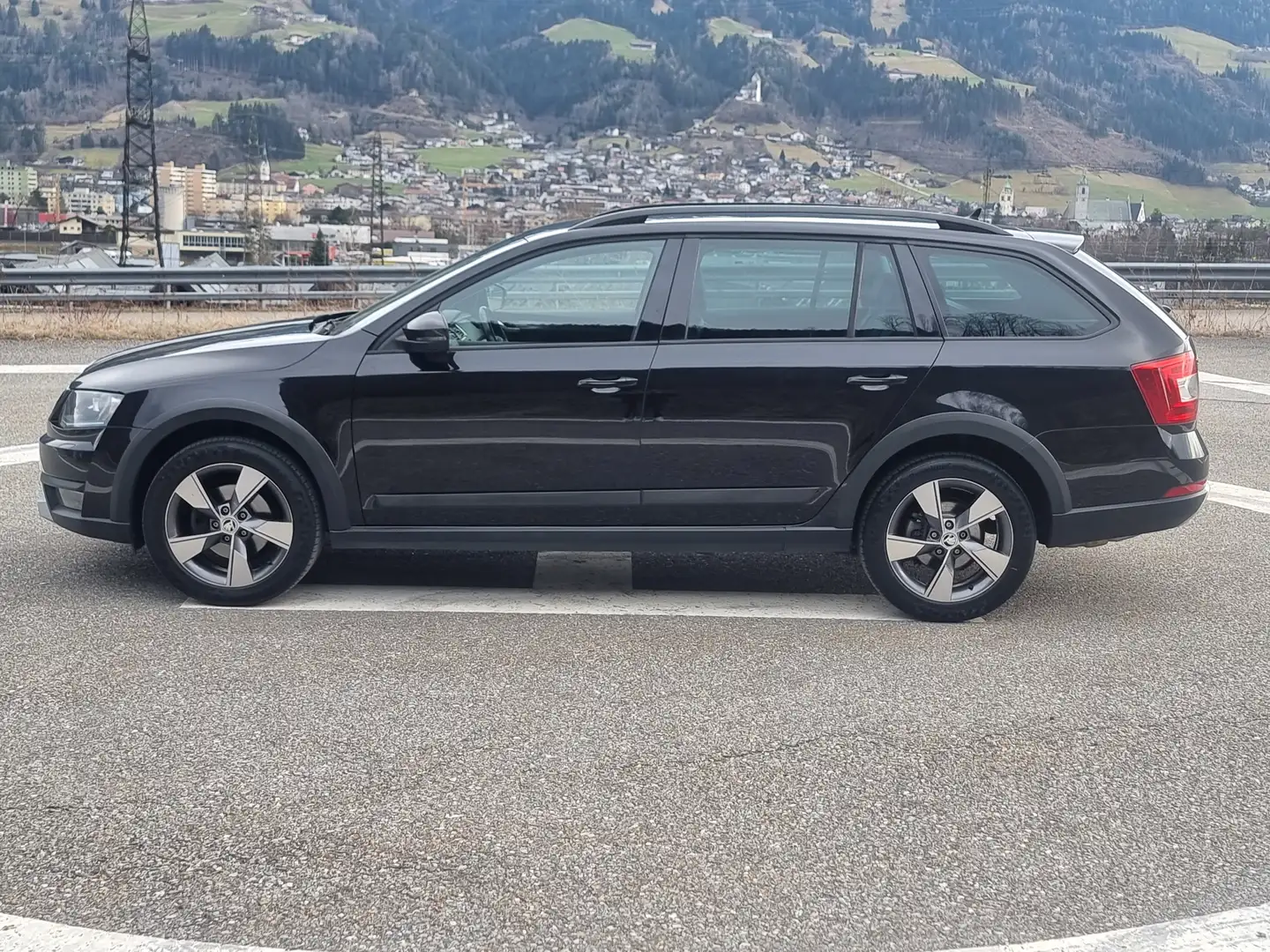 Skoda Octavia Scout 4x4 2.0 TDI Negro - 2