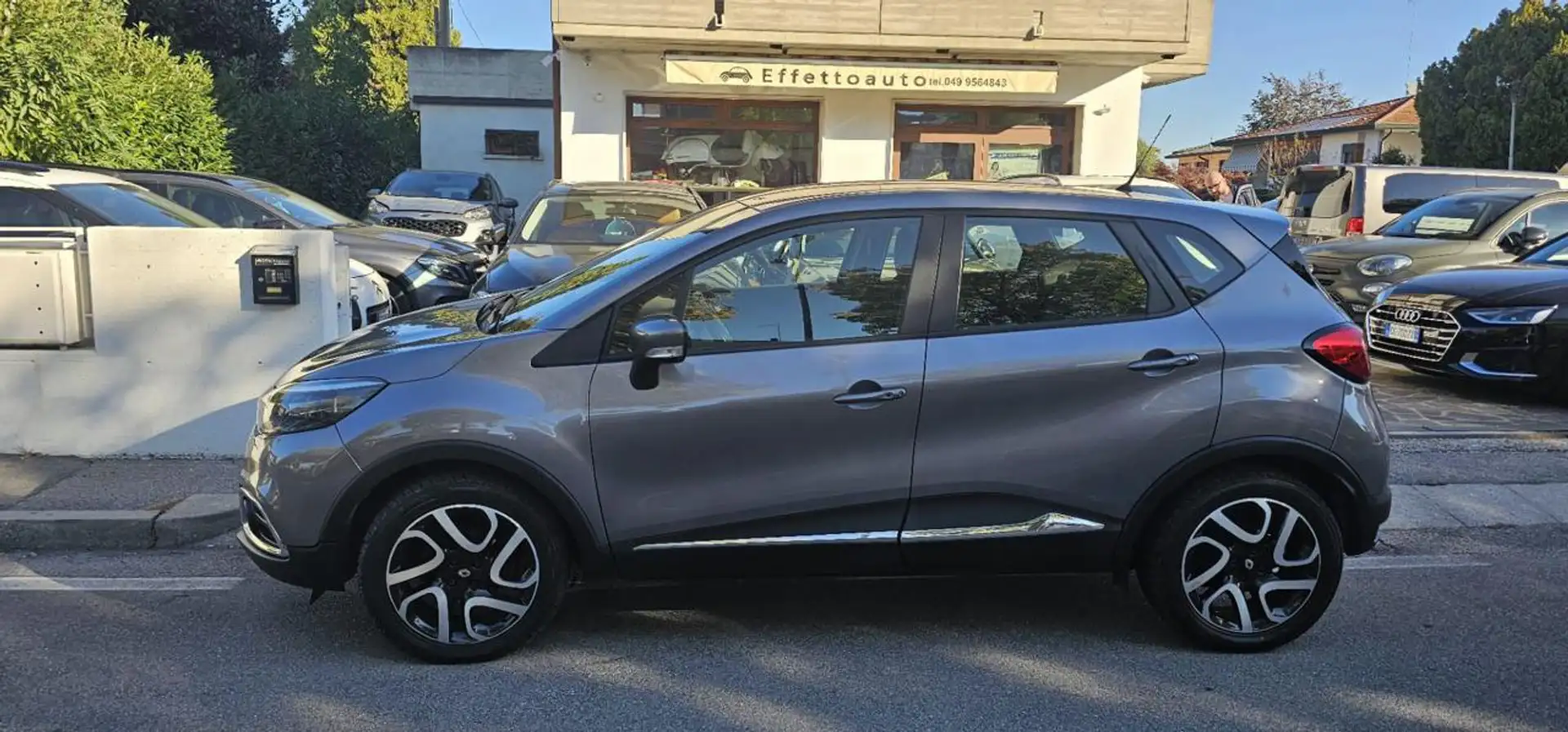 Renault Captur 0.9 TCe 12V 90 CV Start&Stop Wave Grigio - 2