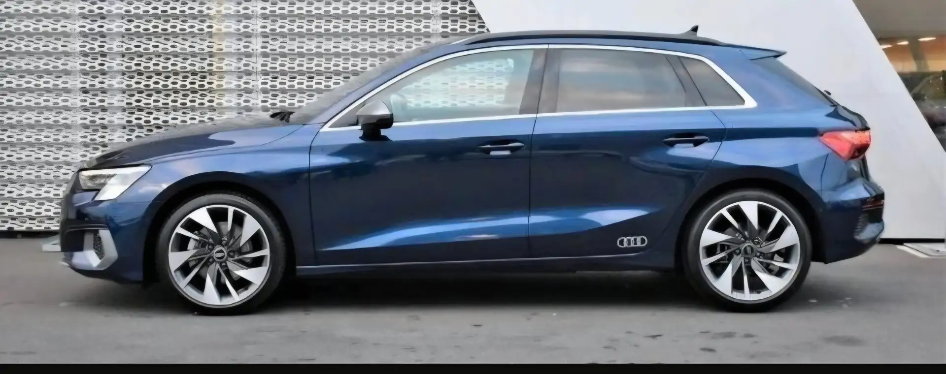 Audi A3 Audi A3 Sportback 35 TFSI Blau - 2