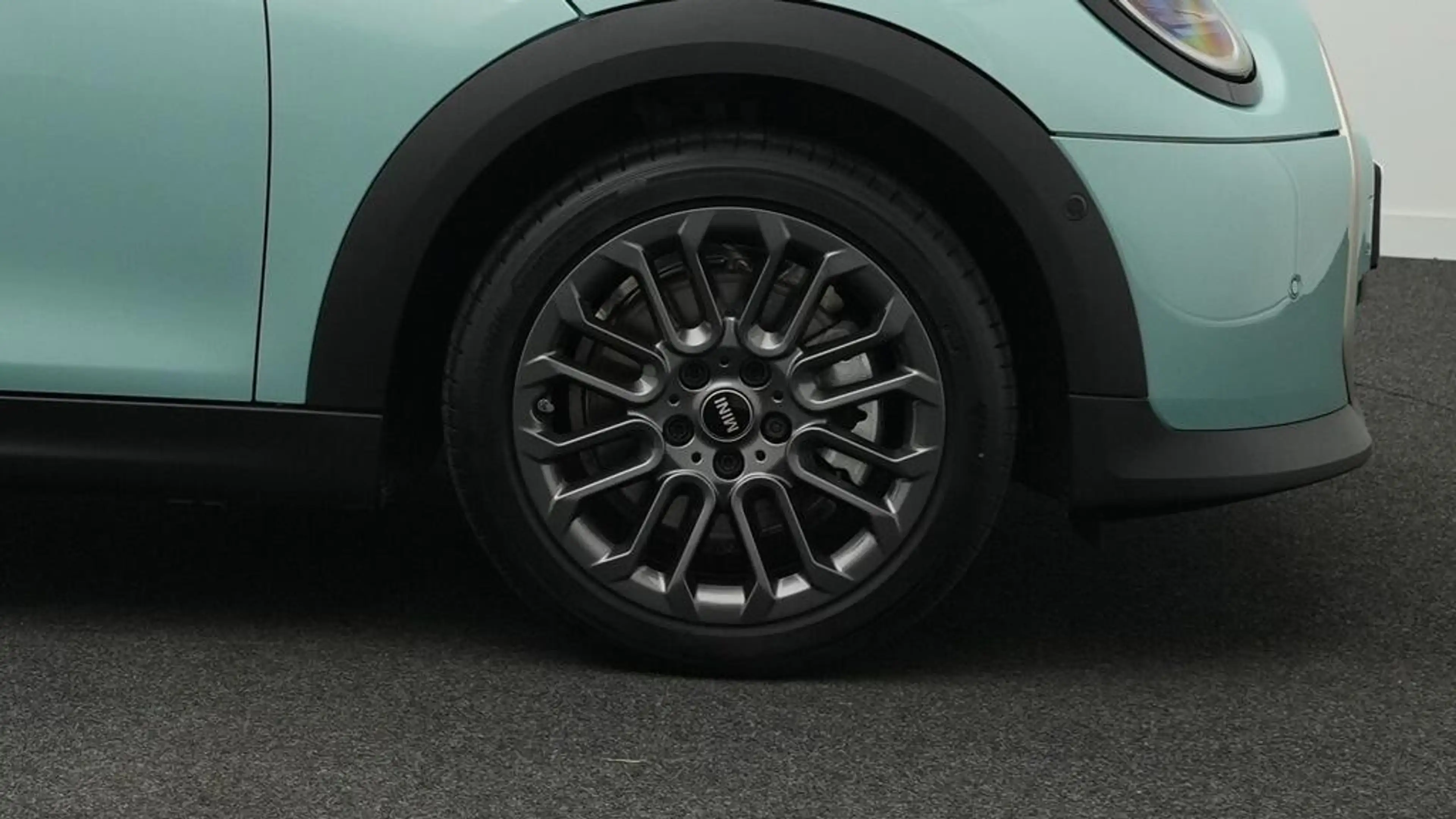 MINI Cooper C Favoured Trim — photo 12